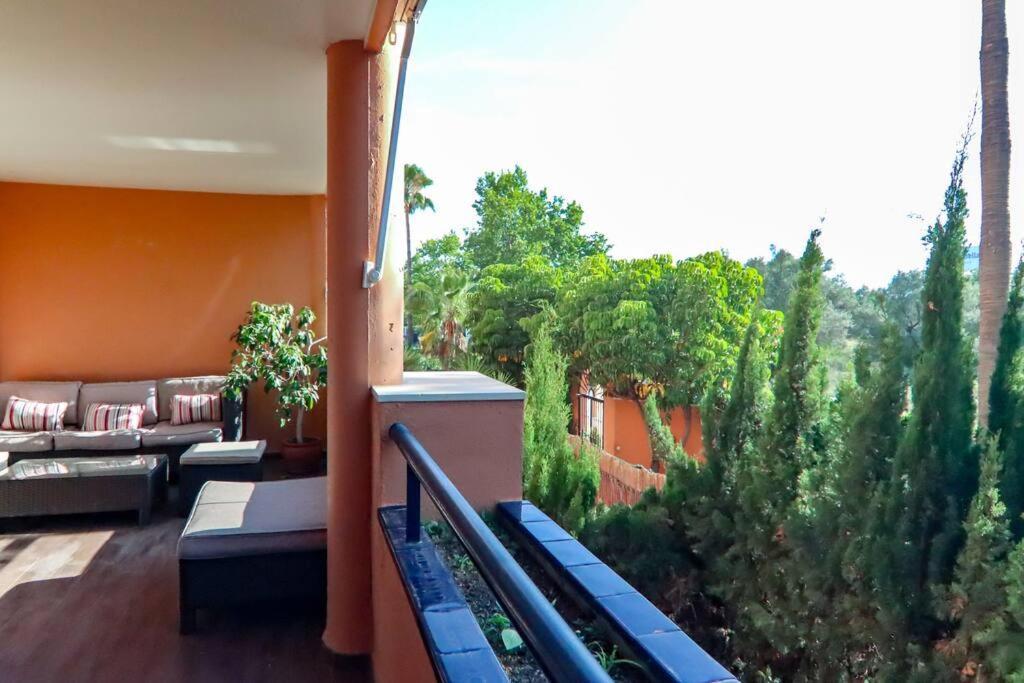 Oleholidays H. San Manuel 600 Mts. A La Playa Marbella Bagian luar foto